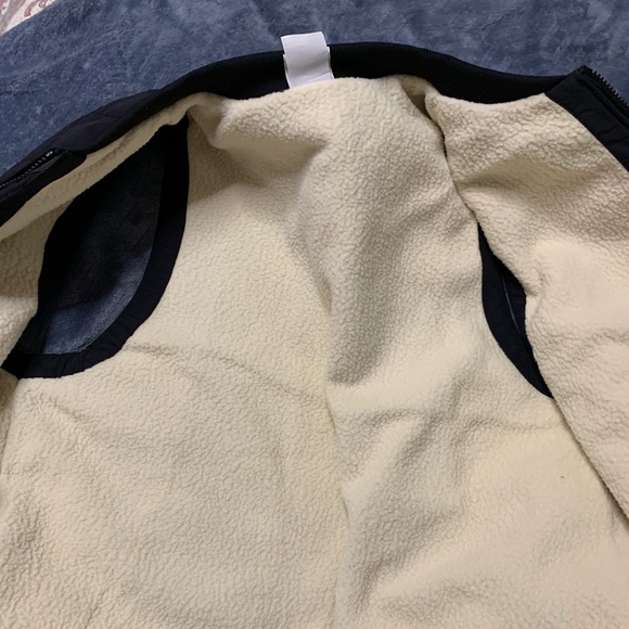 Men’s North Face Vest - Picture 5 of 6